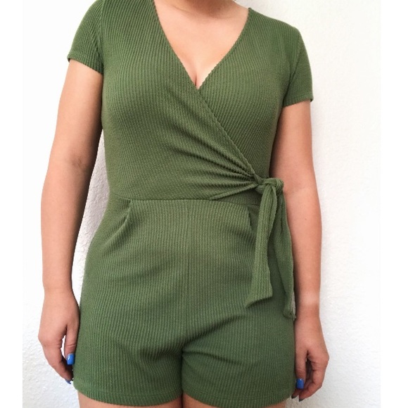 Turtle green romper - Picture 1 of 3